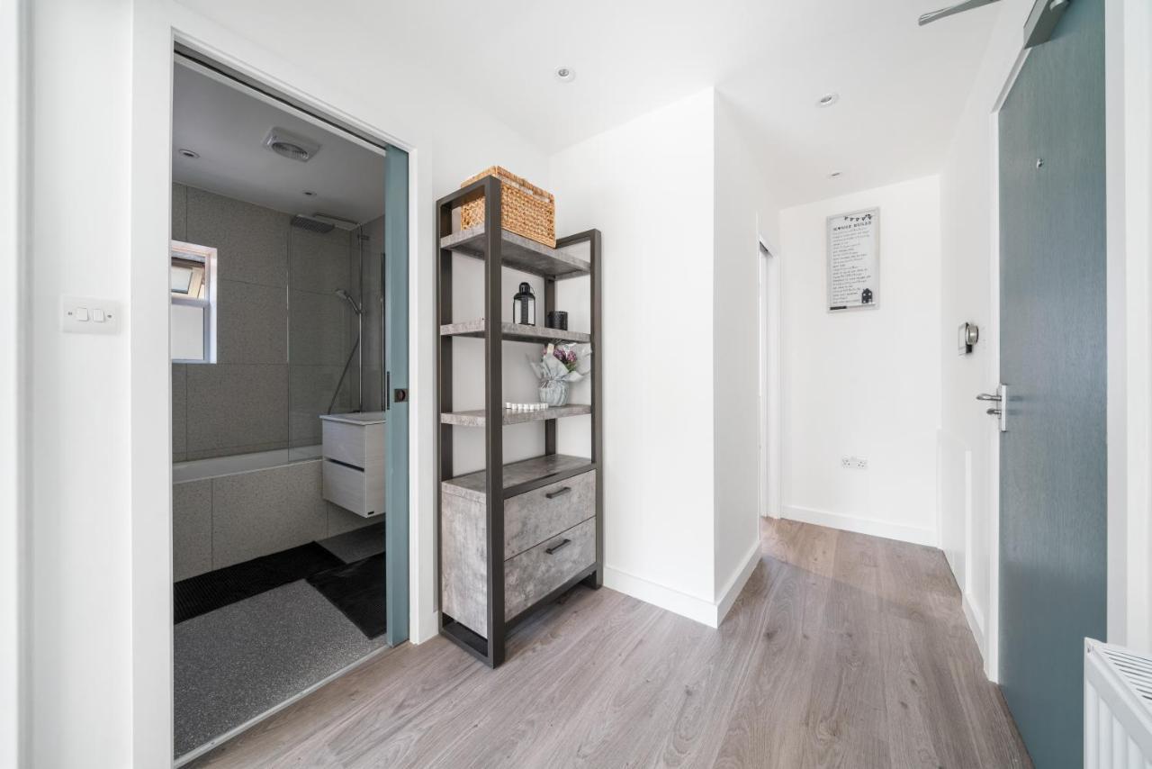 밀힐 Newly Refurbished 2 Bed Flat 아파트 외부 사진