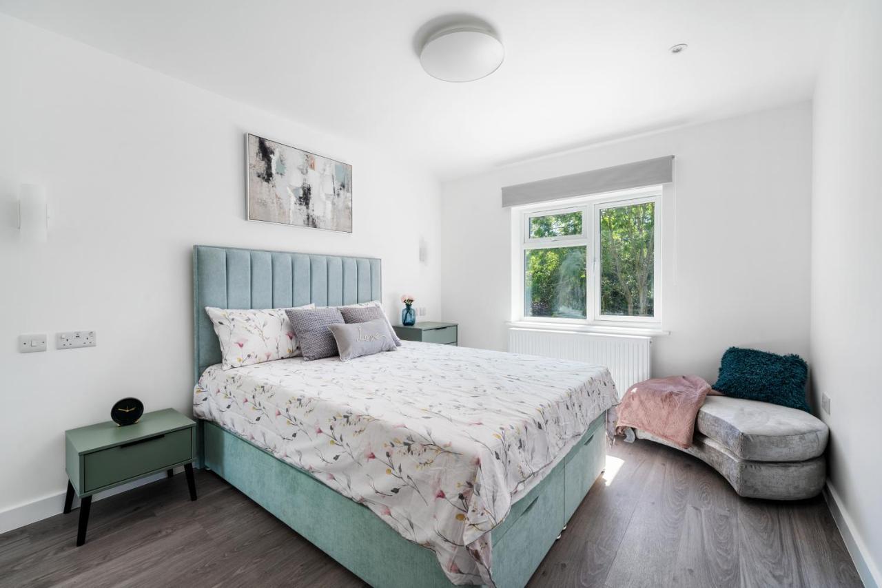 밀힐 Newly Refurbished 2 Bed Flat 아파트 외부 사진