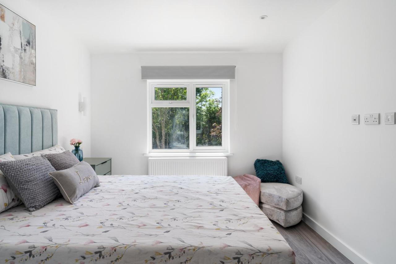 밀힐 Newly Refurbished 2 Bed Flat 아파트 외부 사진