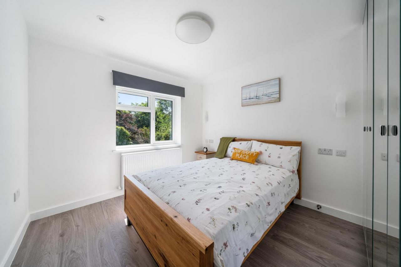 밀힐 Newly Refurbished 2 Bed Flat 아파트 외부 사진