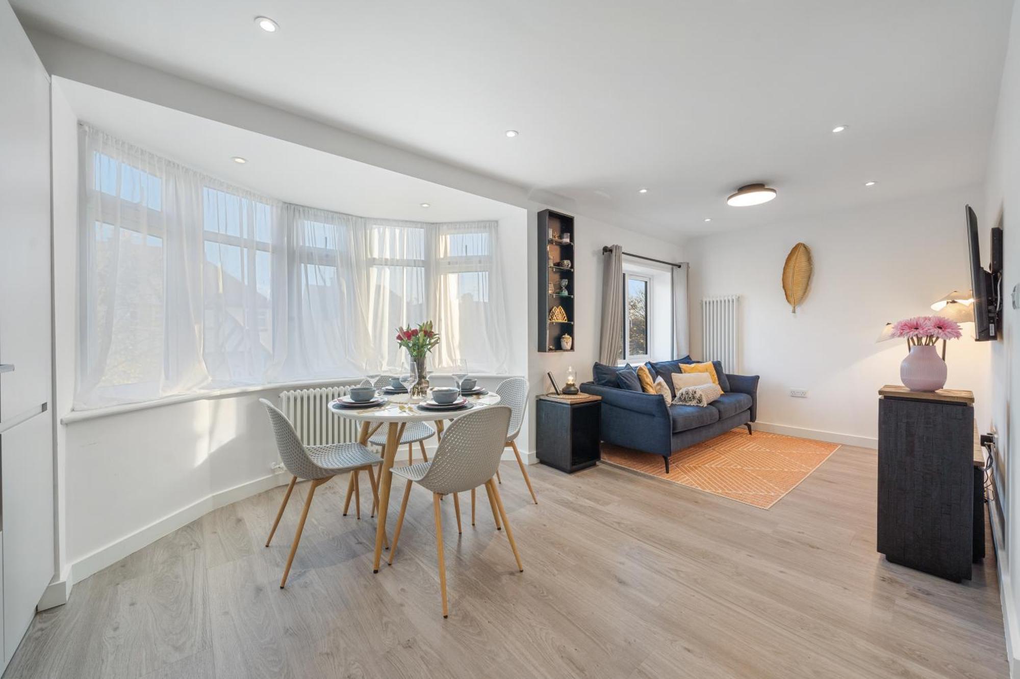 밀힐 Newly Refurbished 2 Bed Flat 아파트 외부 사진