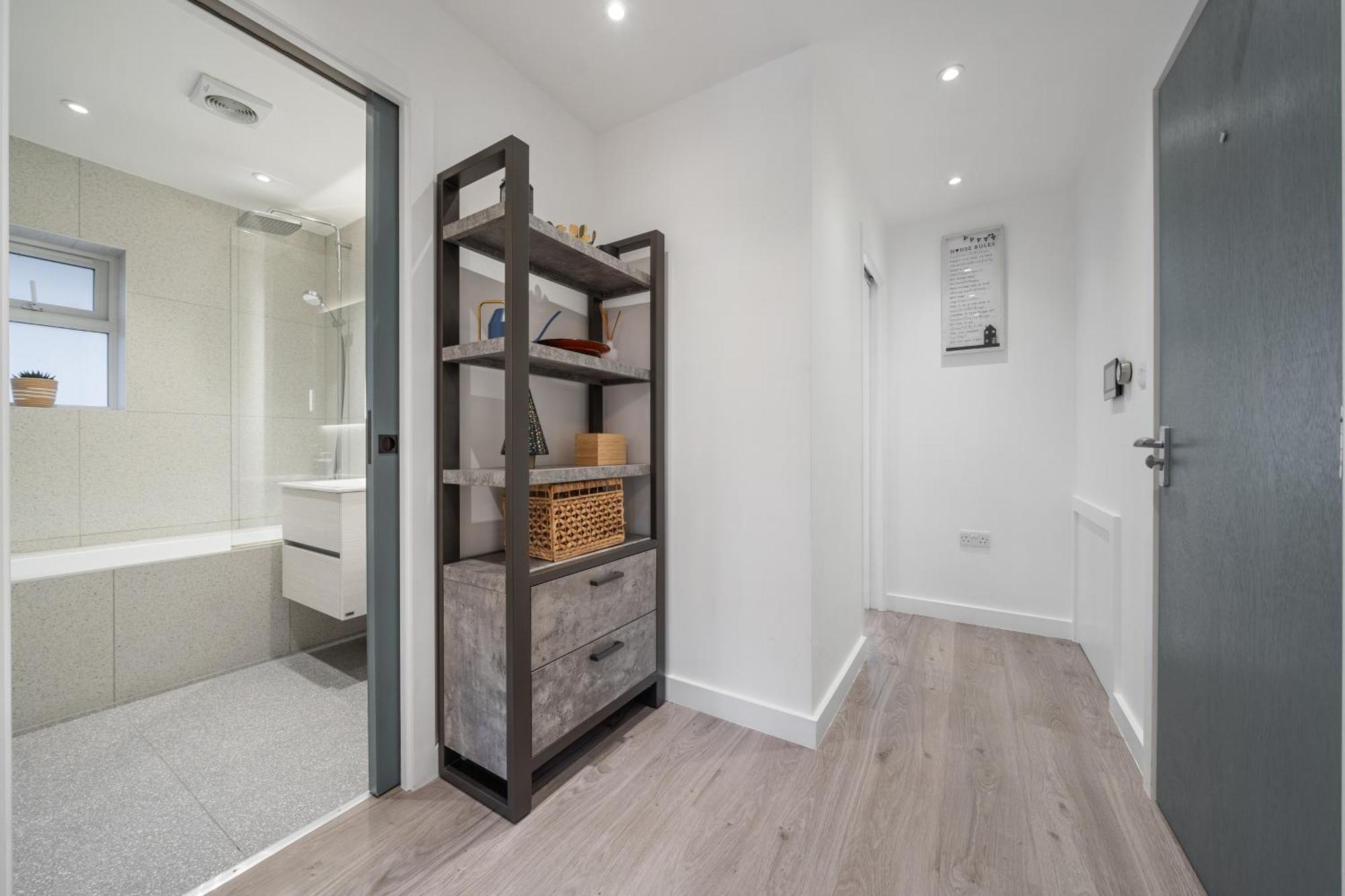 밀힐 Newly Refurbished 2 Bed Flat 아파트 외부 사진