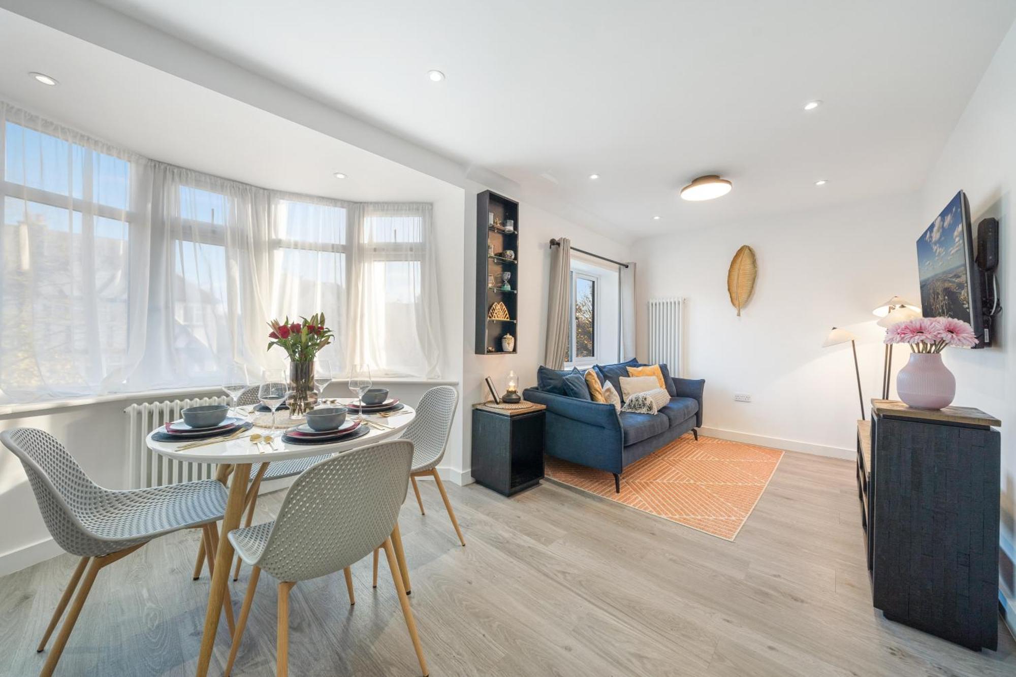 밀힐 Newly Refurbished 2 Bed Flat 아파트 외부 사진